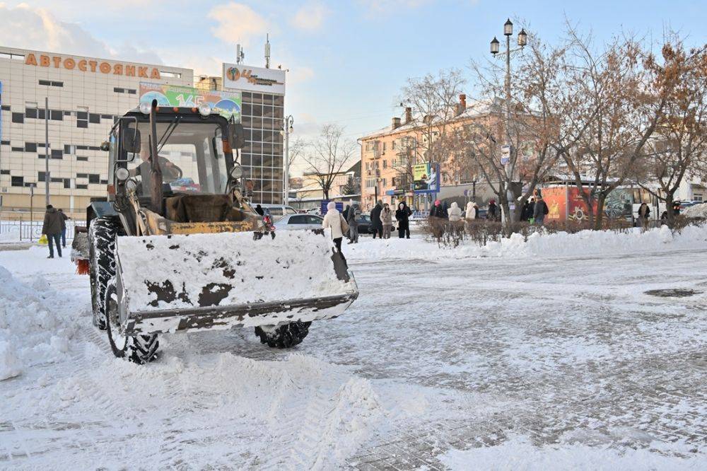 58 единиц уборочной техники работали на улицах города в минувшие сутки