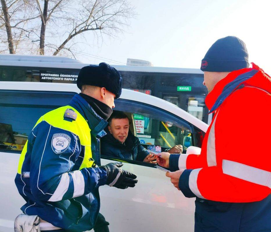 В Хабаровске сотрудники Госавтоинспекции провели профилактическое мероприятие «Внимание, переезд!»