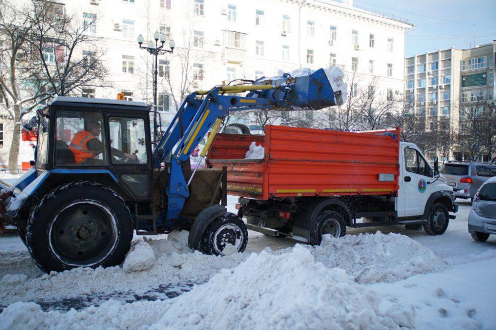 51 единица уборочной техники работала на улицах города в минувшие сутки