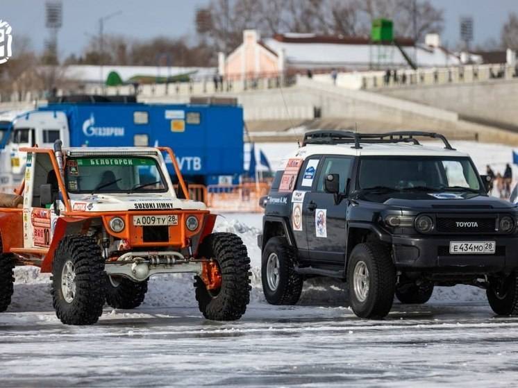 Губернатор Приамурья встретился с китайским блогером Нин Лин