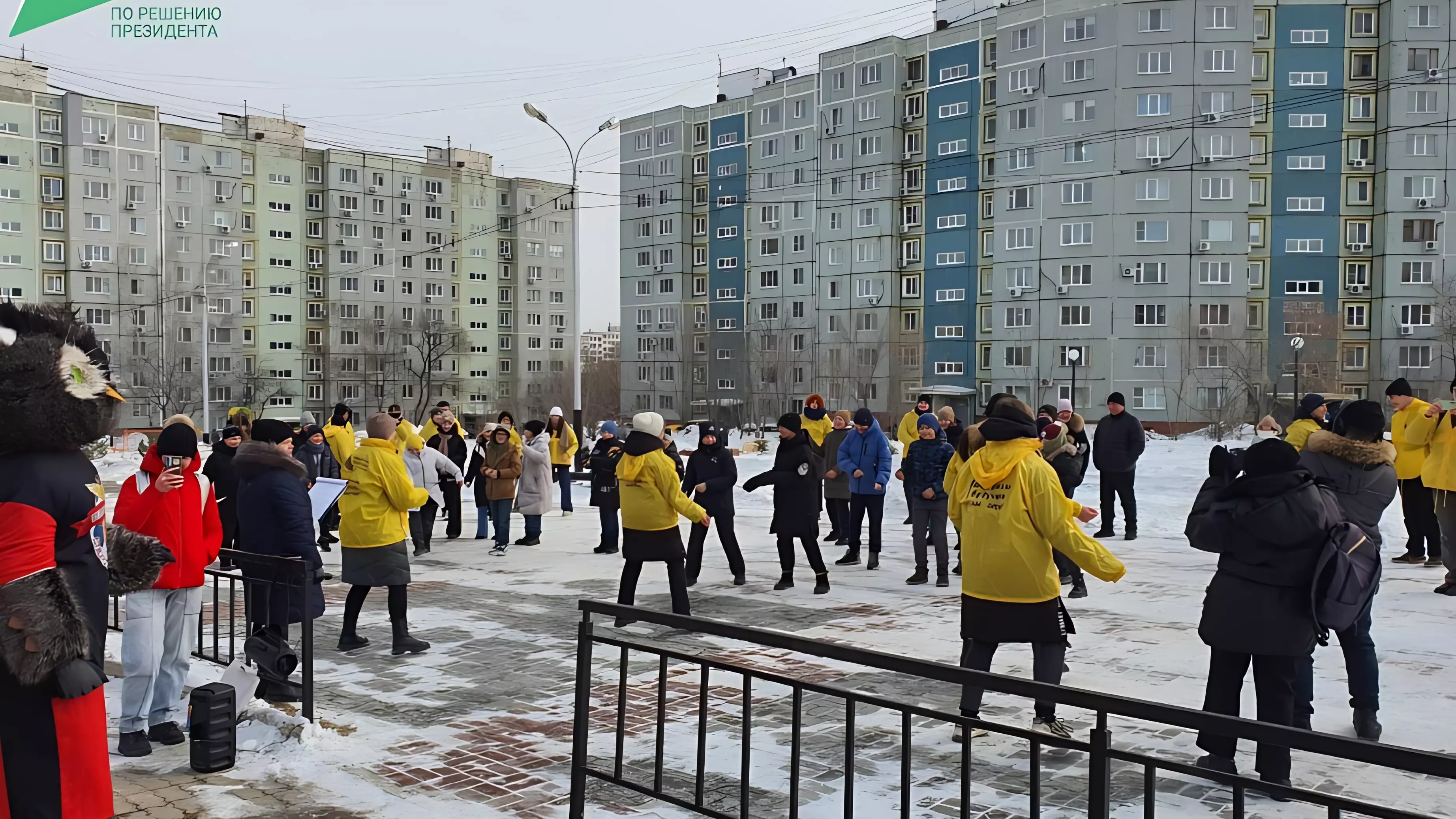 Молодежь Хабаровска проводила зиму на новой площади возле памятника Морякам Амурцам0