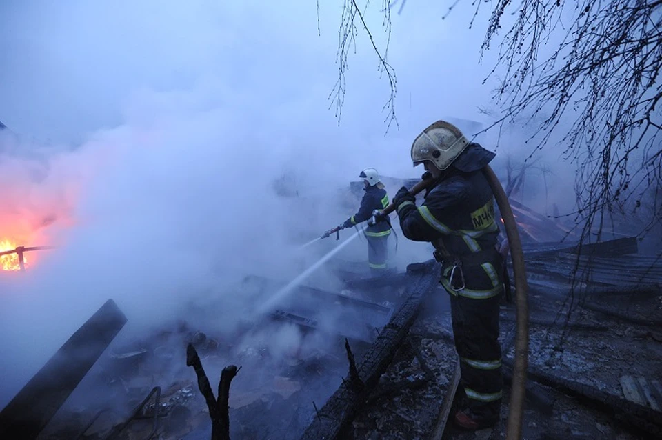 Валил густой черный дым: садовый дом сгорел на Колыме0