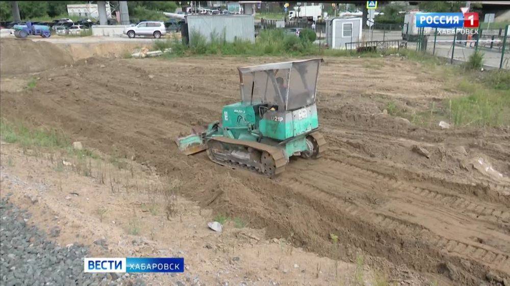 Многострадальную дамбу в Индустриальном районе сдадут 1 сентября