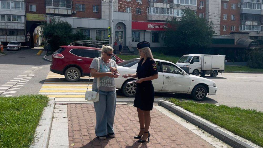 Сегодня в г.Хабаровске на территории &quot;Платинум Арена&quot; сотрудники Госавтоинспекции провели профилактическое мероприятие...