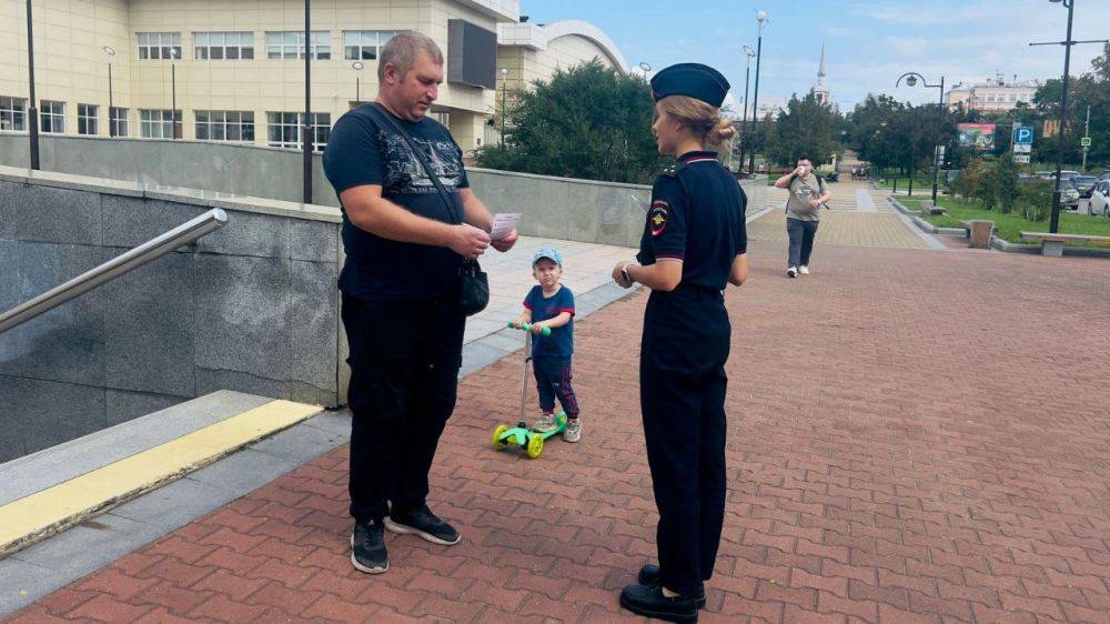 Сегодня в г.Хабаровске на территории &quot;Платинум Арена&quot; сотрудники Госавтоинспекции провели профилактическое мероприятие...