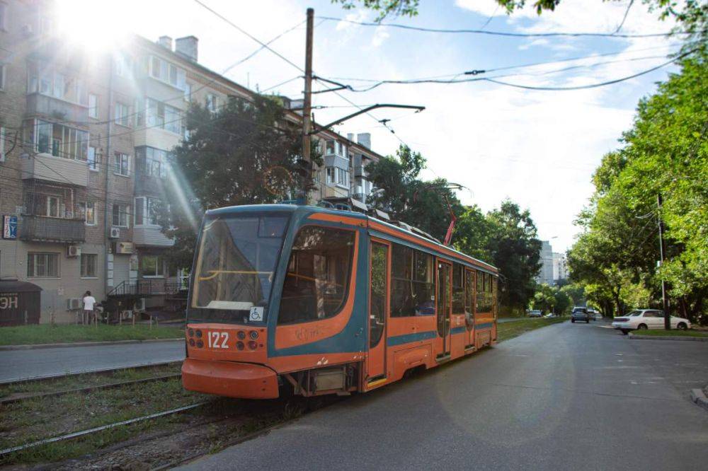 487 единиц общественного транспорта вышли на городские маршруты сегодня утром