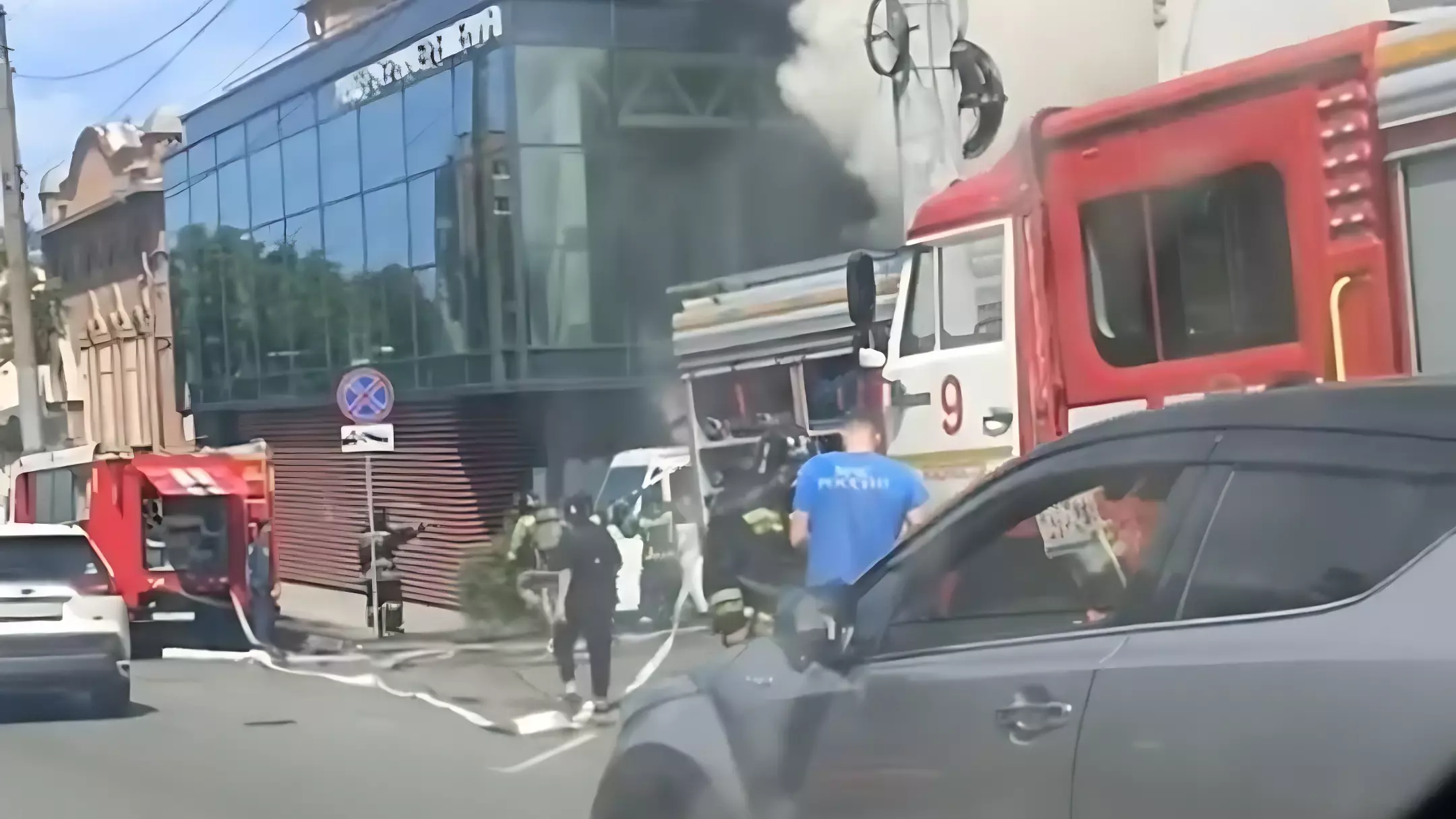 Герои наших дней: спасатели показали свою мощь, сражаясь с пожаром в Приморье — видео0