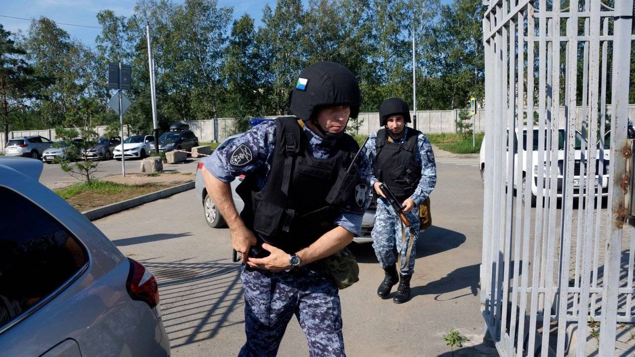 Накануне начала учебного года в Хабаровске прошли учения оперативных служб3