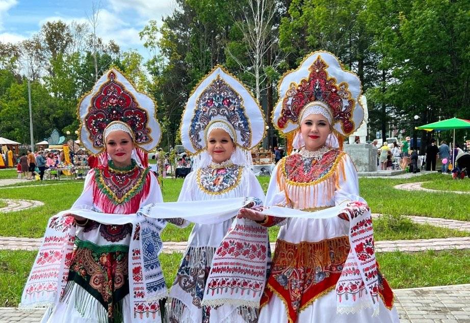 Печь блины на лопате научились жители и гости Хабаровского края на фестивале варенья3