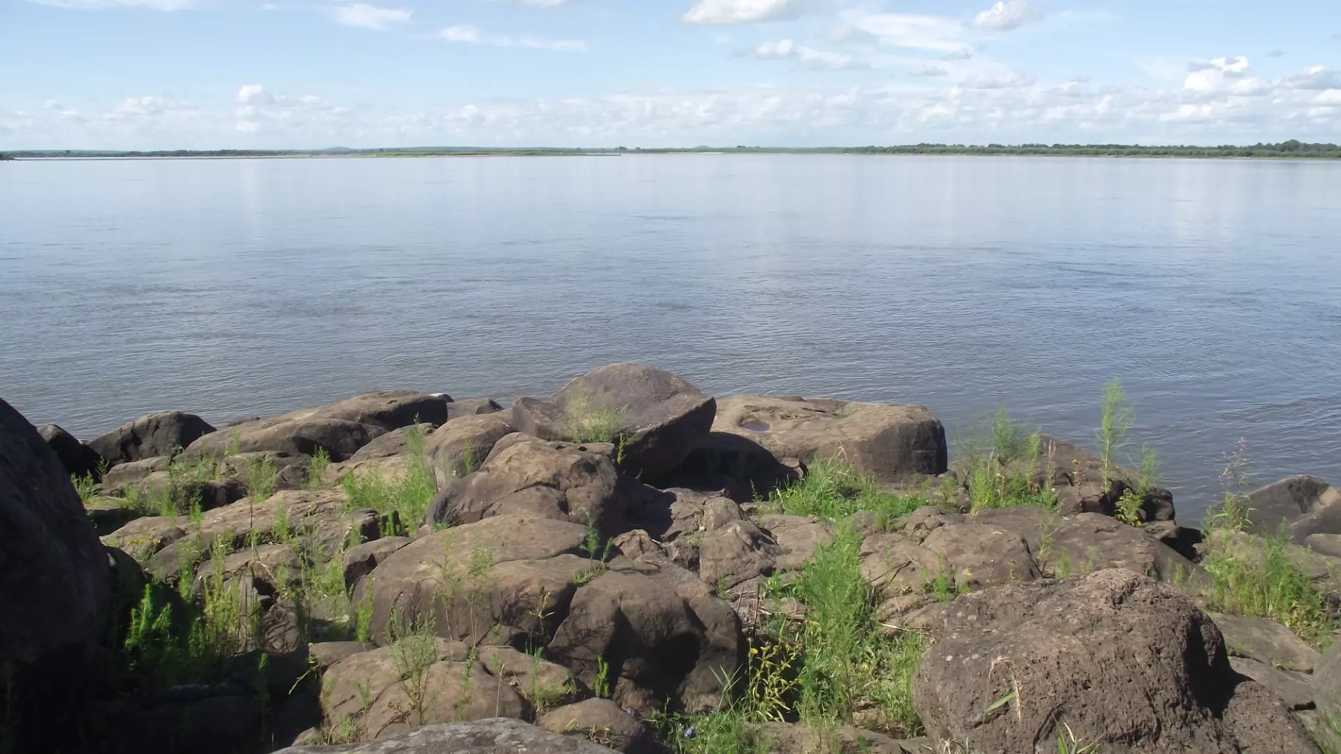 Спад уровня воды в Амуре наблюдается около Хабаровска0