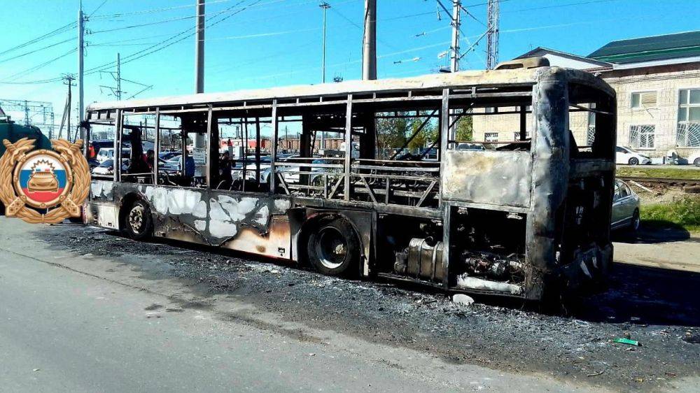 В загоревшемся автобусе в краевой столице пассажиров не было, никто не пострадал