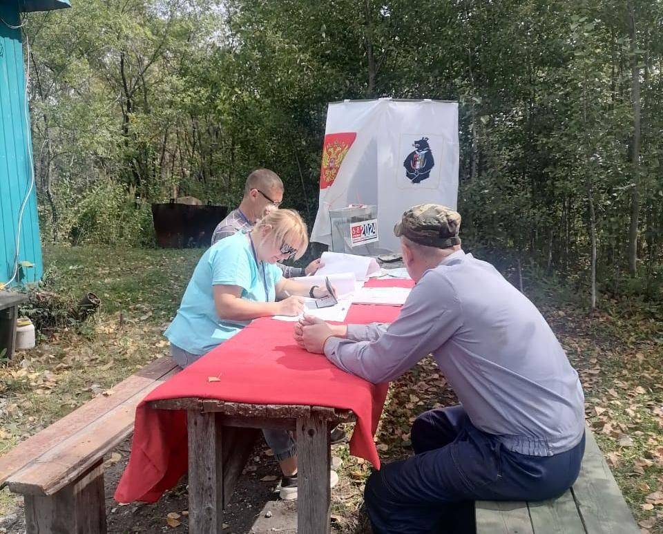 Жители Большого Уссурийского острова приняли участие в выборах