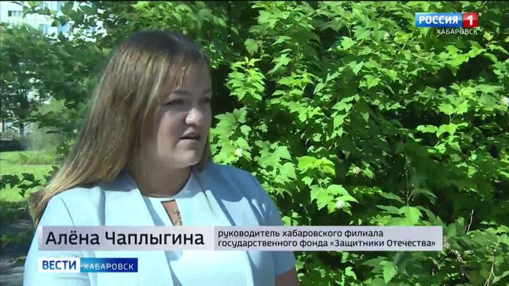 «Учиться на живых примерах»: школьникам из многопрофильного лицея вручили книгу о героях СВО