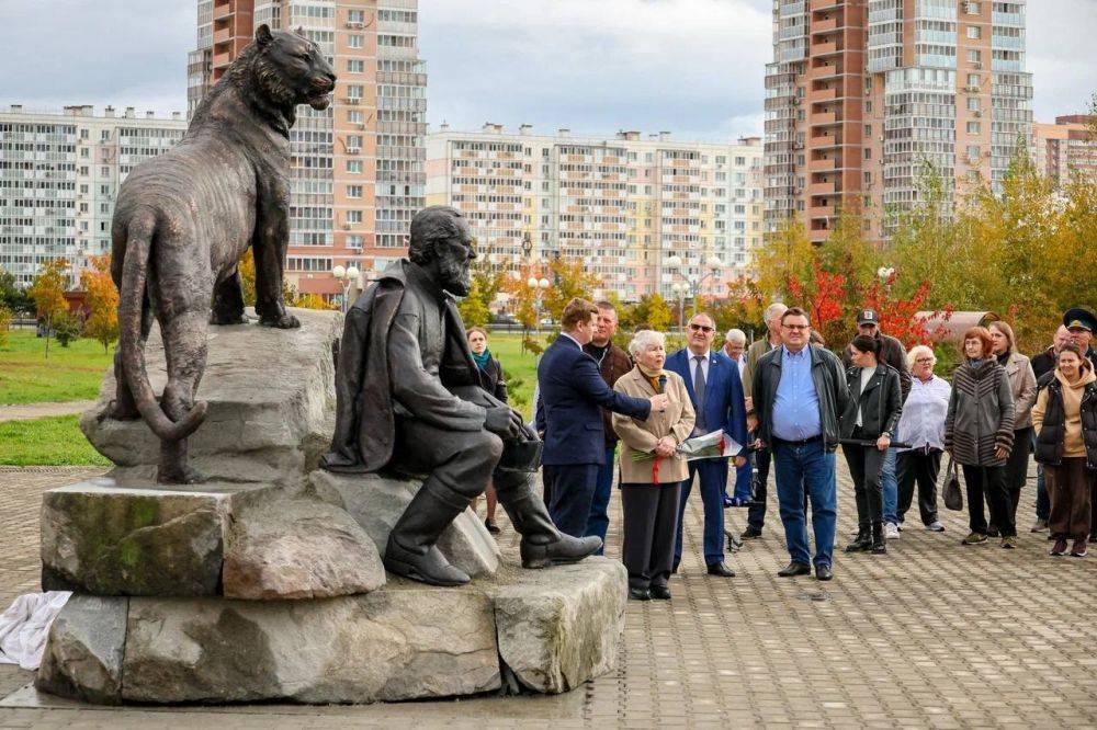 В Хабаровске открыт памятник дальневосточному краеведу Всеволоду Сысоеву