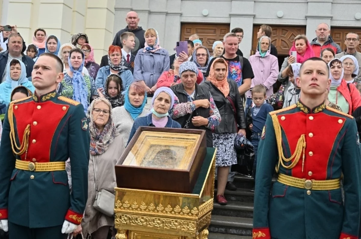 Хабаровск молился о Победе перед иконой Пресвятой Богородицы «Казанской»0