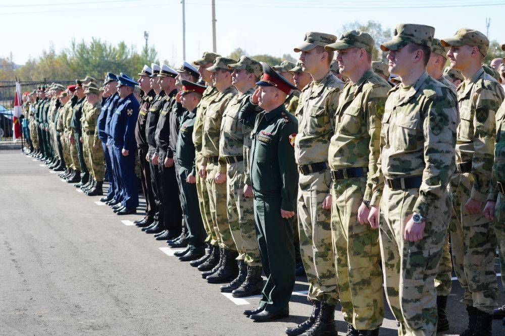 В Хабаровске открыли мемориальную доску Герою России