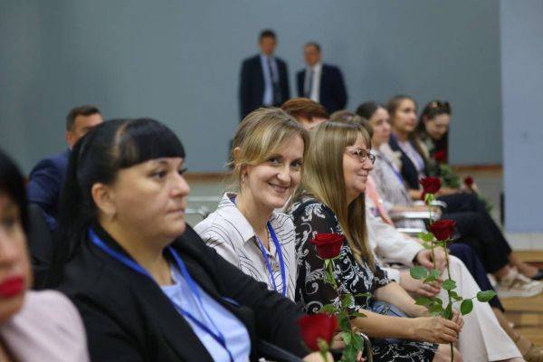 Дмитрий Демешин: мужчинам-чиновникам нужно учиться у женщин умению слышать людей