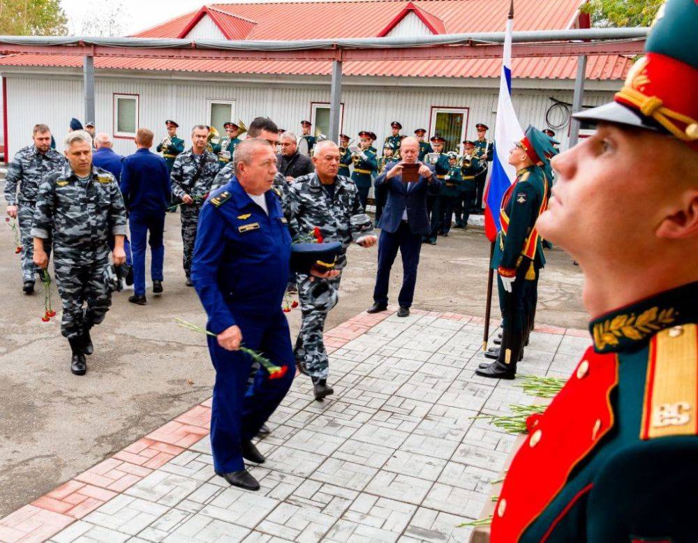 Памятная доска в честь погибших участников СВО открылась в Хабаровске