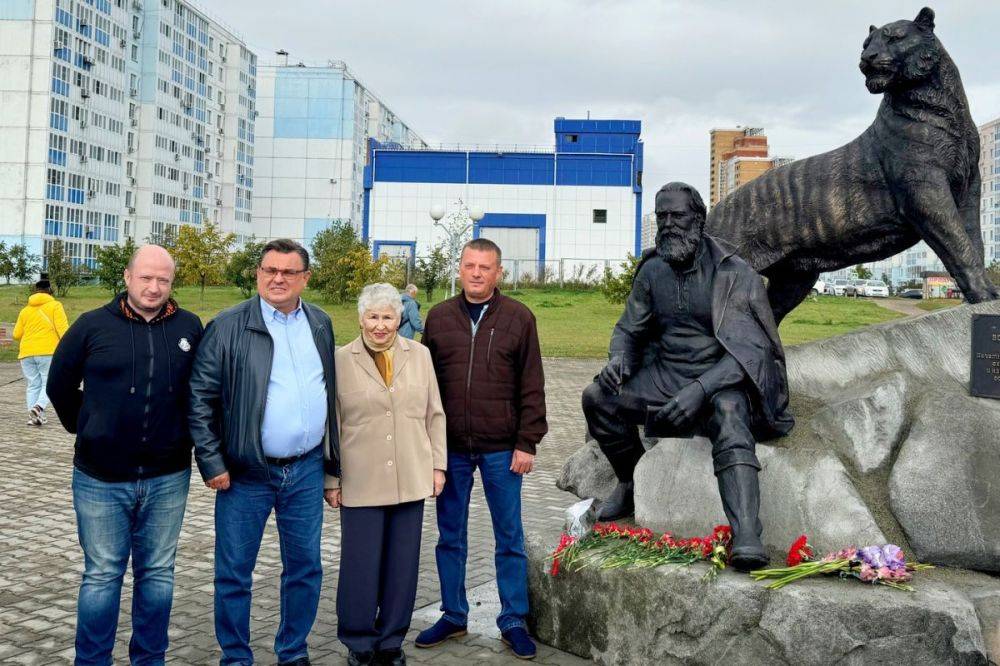 В Хабаровске открыли памятник учёному-краеведу Всеволоду Сысоеву