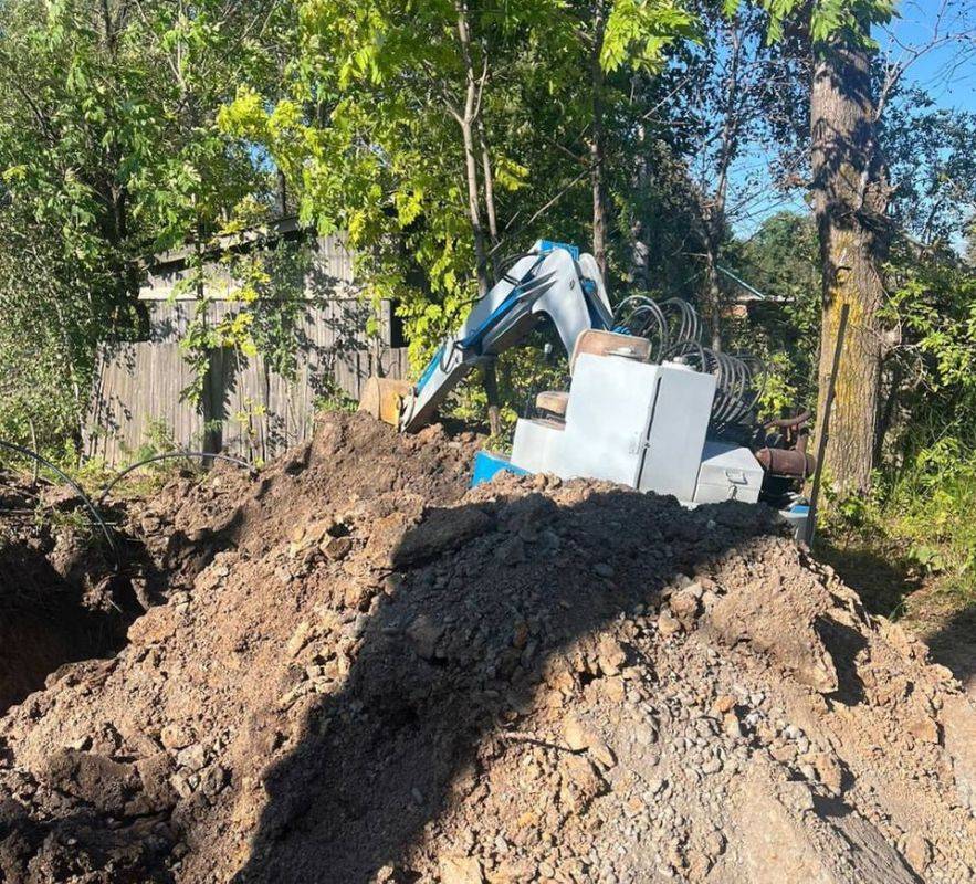 Мужчину насмерть засыпало землей в яме во время работ в районе имени Лазо