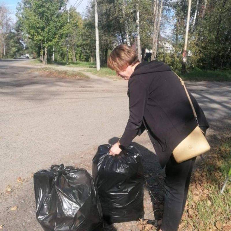 В Хабаровске продолжается уборка городских территорий в рамках осеннего месячника по санитарной очистке