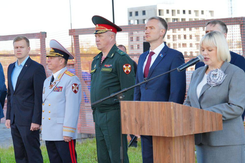 В Хабаровске открыли мемориальную доску Герою России