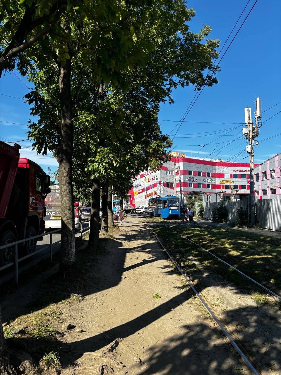 Авария парализовала движение в загруженном районе Владивостока — фото3