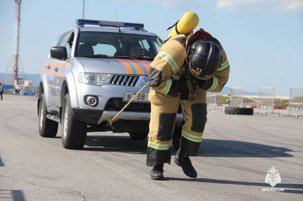 В Хабаровске прошли соревнования по силовому функциональному многоборью среди сотрудников пожарной охраны региона