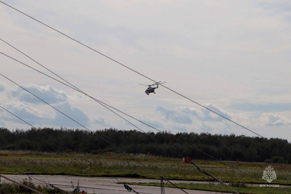 Спасатели повторно осматривают побережье Охотского моря, где пропало маломерное судно