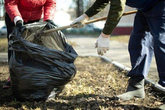 Уборка городских территорий продолжается в краевой столице