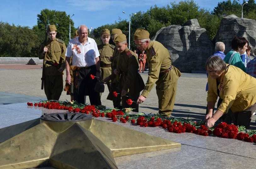 Память погибших в Великой Отечественной войне почтили  в Хабаровске1