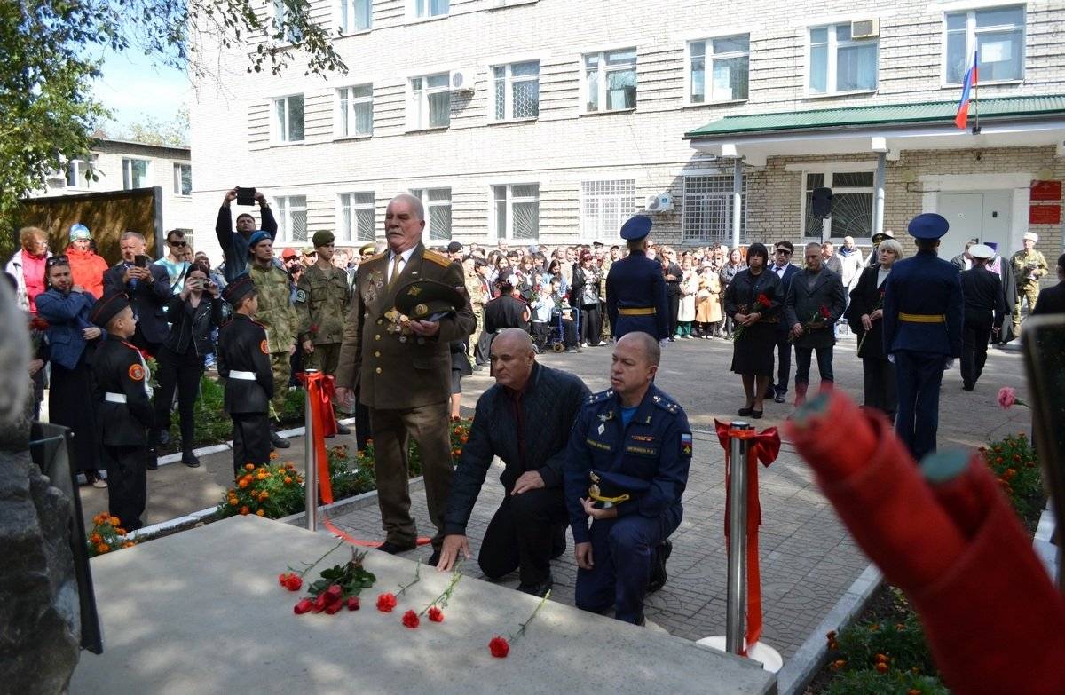 Памятный знак землякам-комсомольчанам, участвующим в СВО открыли в Комсомольске-на-Амуре4