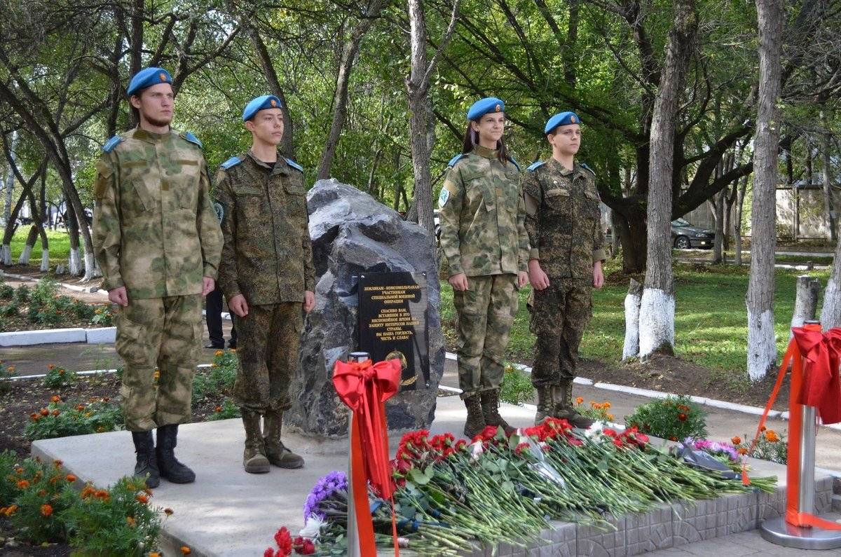 Памятный знак землякам-комсомольчанам, участвующим в СВО открыли в Комсомольске-на-Амуре8