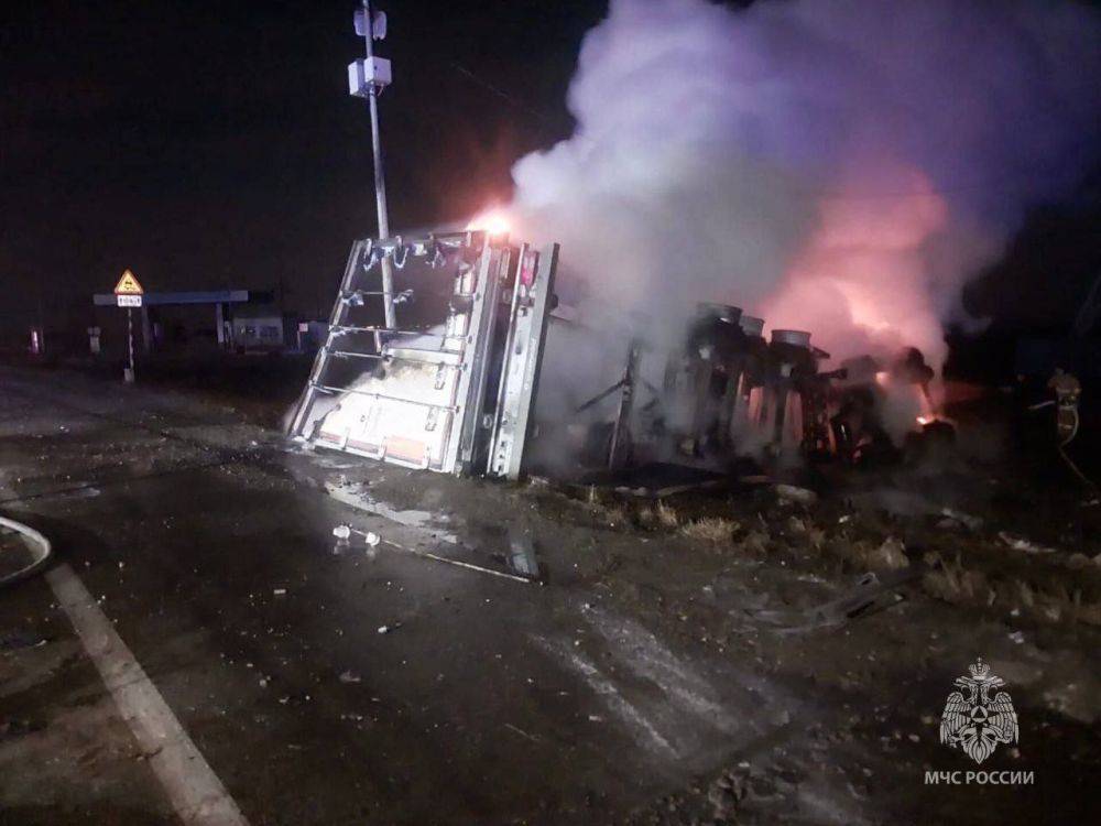 Семья с двумя детьми из Хабаровска погибла в Амурской области в ДТП с фурой, перевозившей пиротехнику