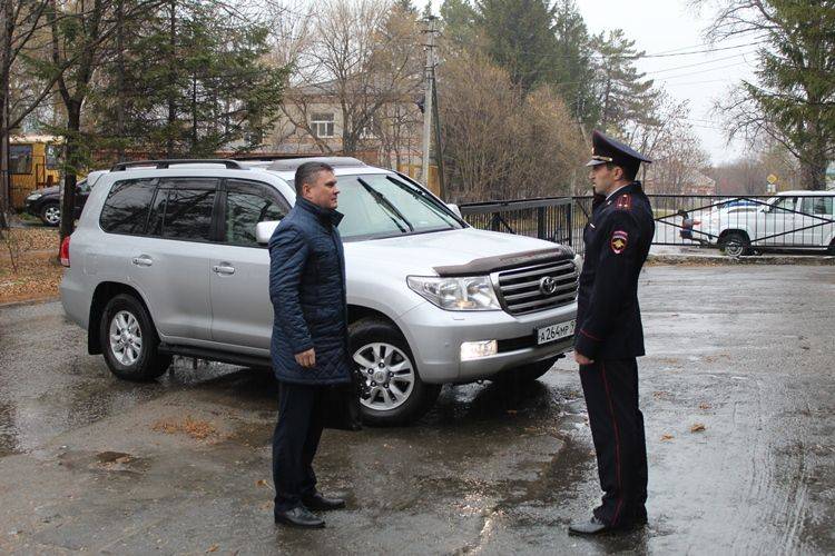 Врио начальника УМВД России по Хабаровскому краю представил личному составу нового руководителя ОМВД России по району имени Лазо