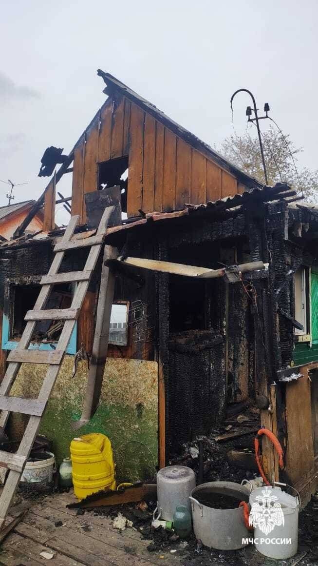 Без крыши над головой осталась семья в Комсомольске-на-Амуре из-за короткого замыкания4