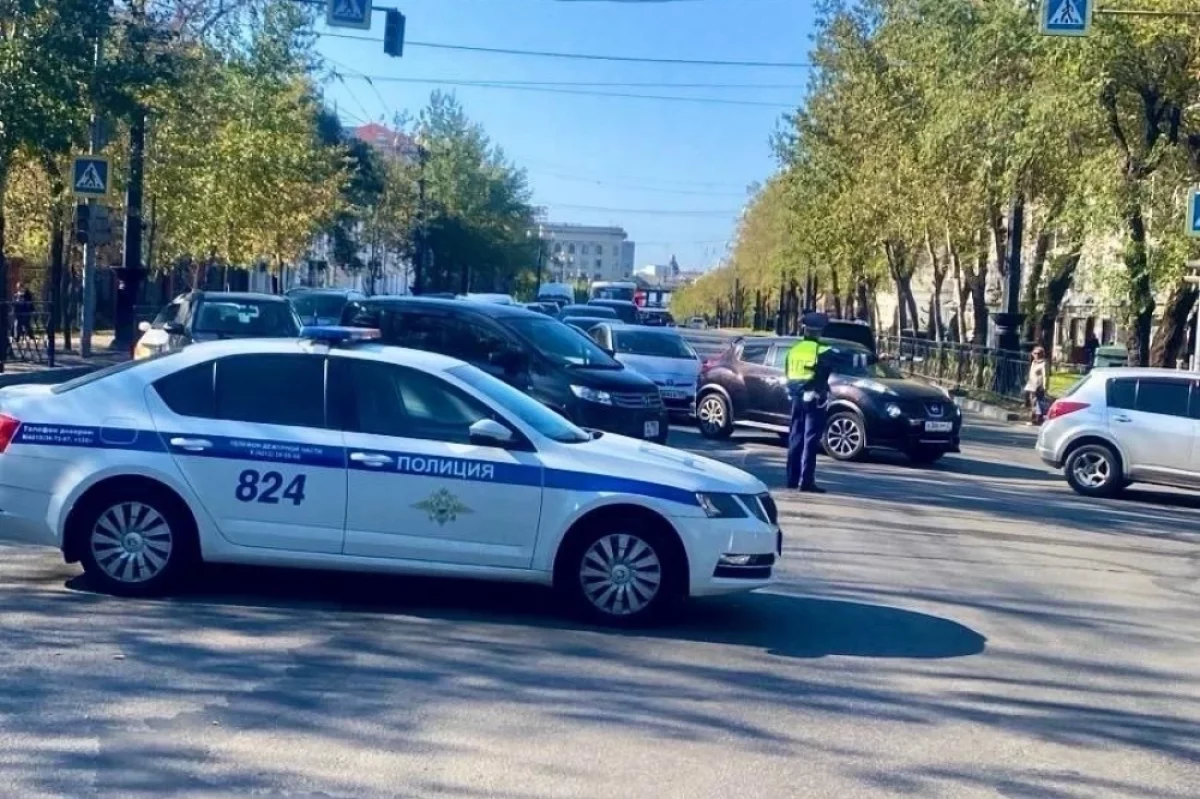 В Хабаровске перекрыта центральная улица, проехать может только спецтехника0