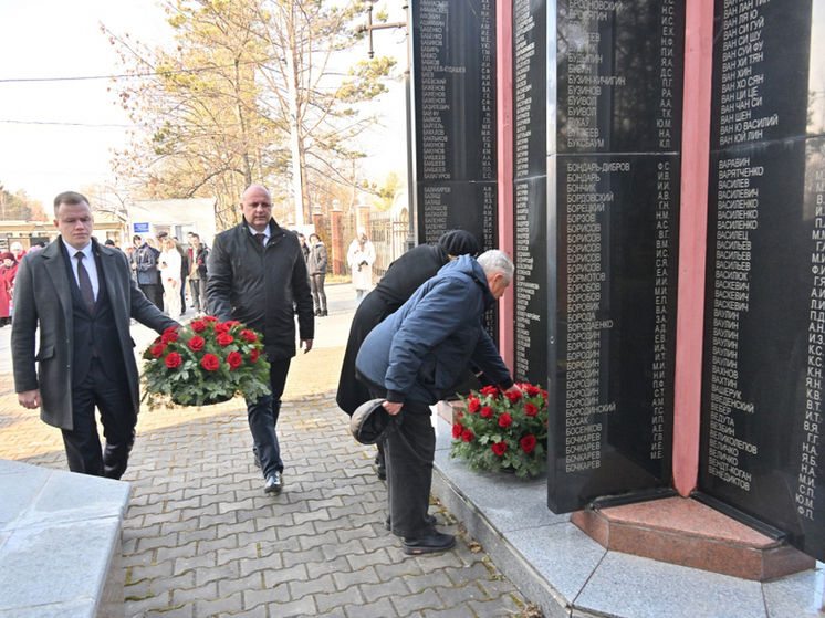 Дань памяти жертвам политических репрессий отдали в Хабаровском крае