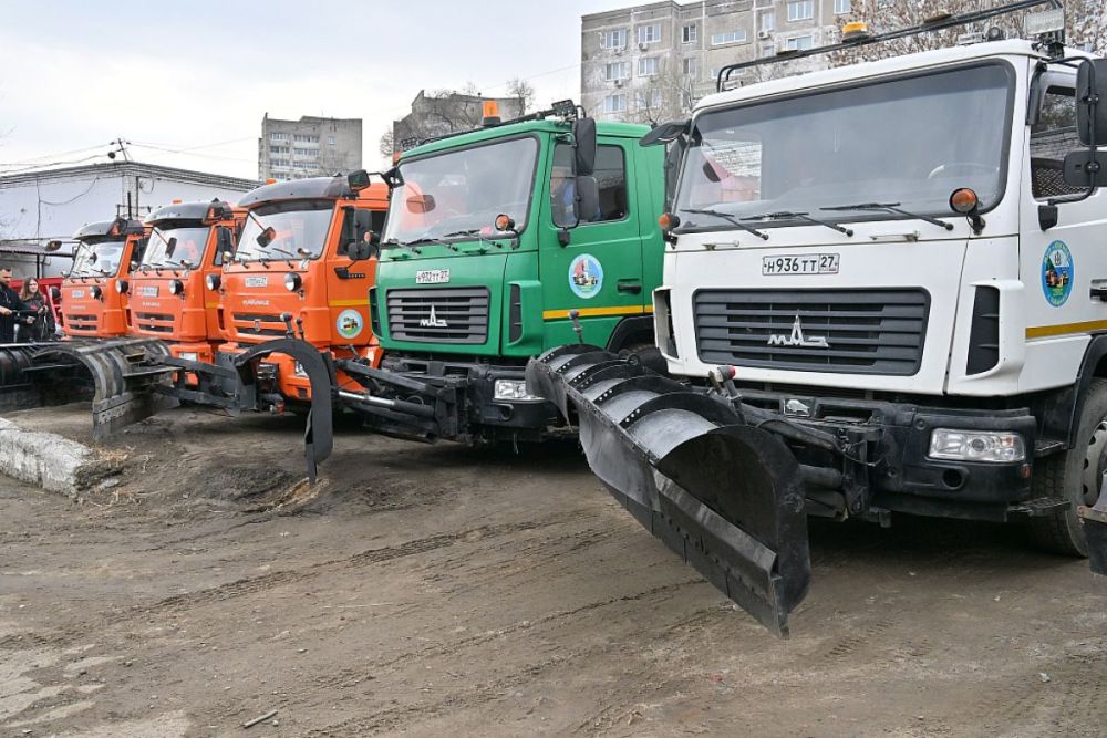 В Хабаровске начали активно готовиться к снегопадам