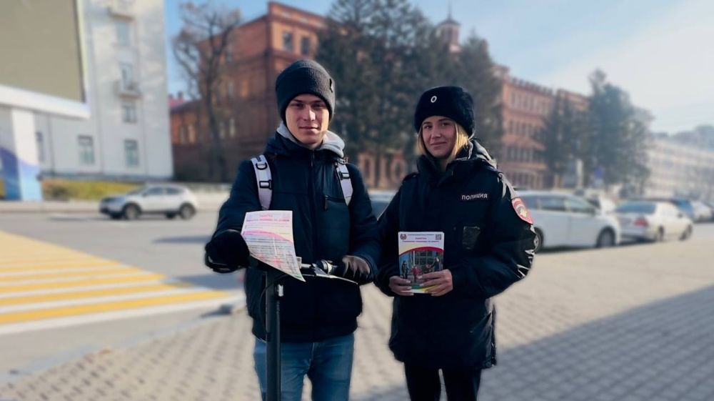 Сегодня сотрудники Госавтоинспекции города Хабаровска провели профилактическую акцию с пешеходами