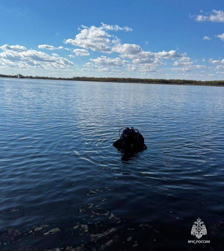 Под водой ничего.... В районе им. Лазо хабаровские спасатели МЧС России проводили поисковые работы на реке Уссури в районе...