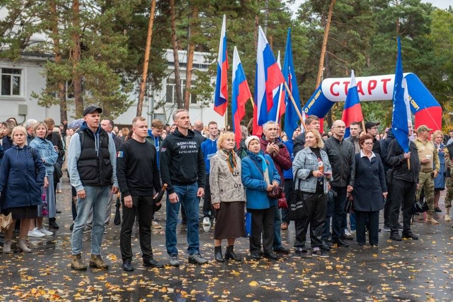 Хабаровчане отметили годовщину воссоединения Новороссии и Донбасса с Россией5