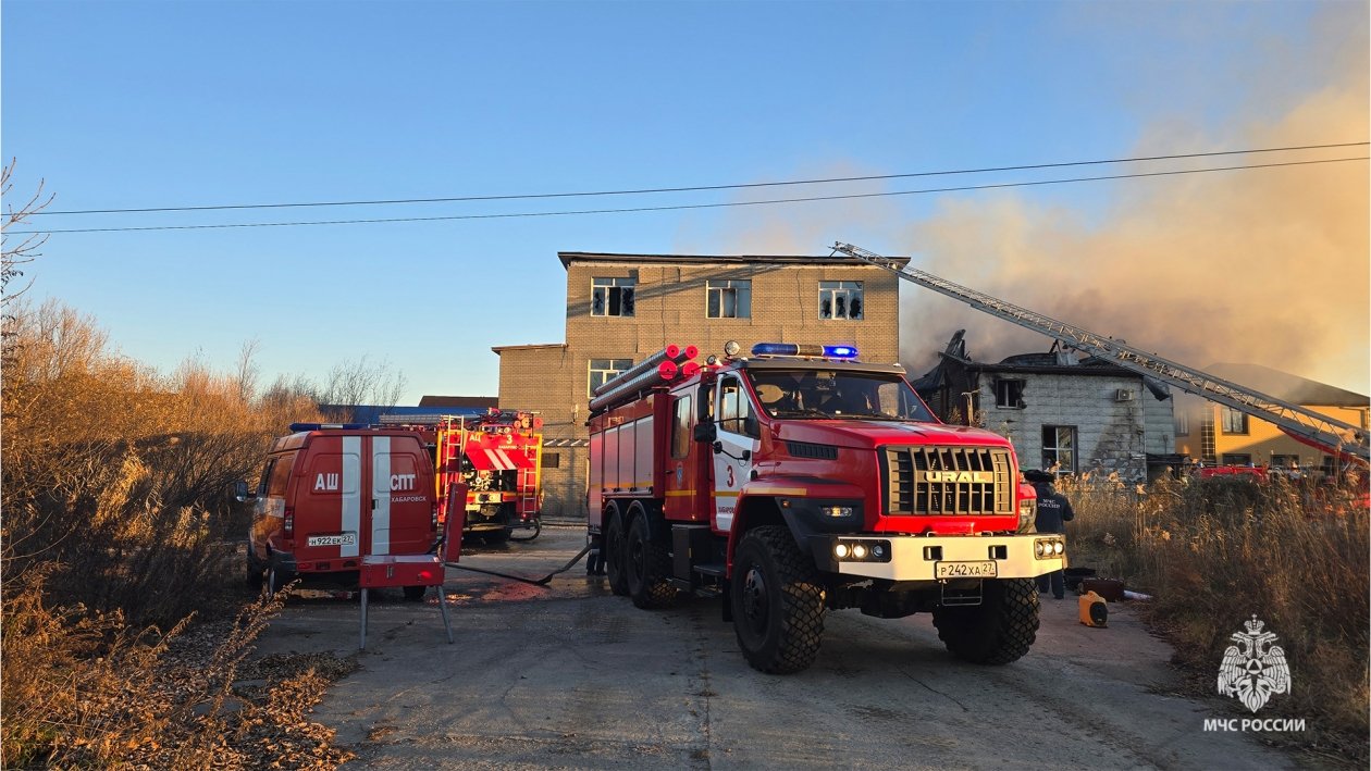 Открытое горение на пожаре в гостинице в Хабаровске ликвидировано3