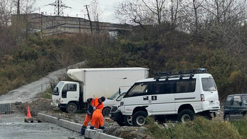 Работы кипят и в октябре: 3 160 квадратных метров дороги обновят во Владивостоке3