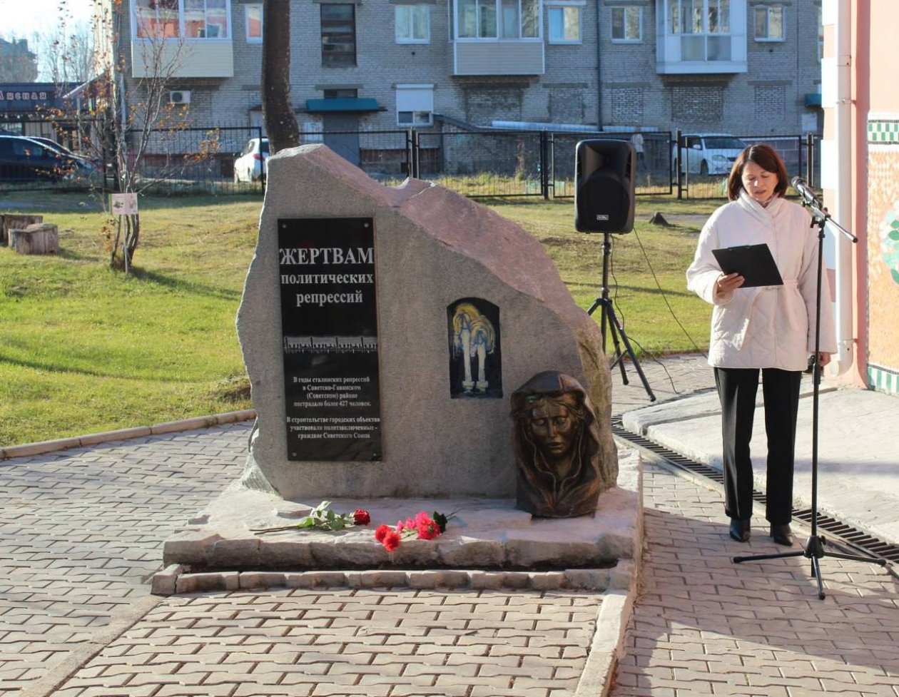 Районные вести: мемориальная доска герою СВО, сувениры для орлят, память жива, 55-летие26