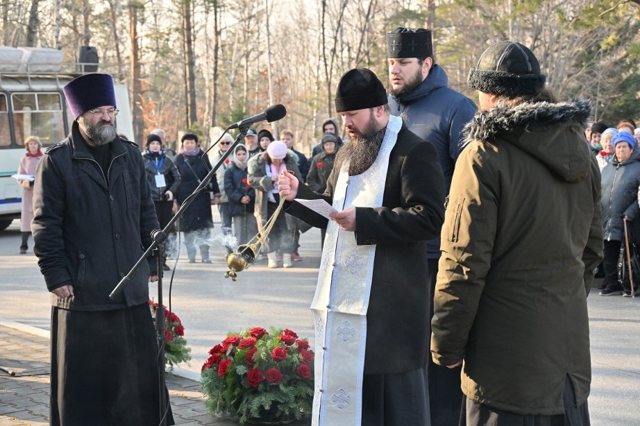 В Хабаровске почтили  память жертв политических репрессий7