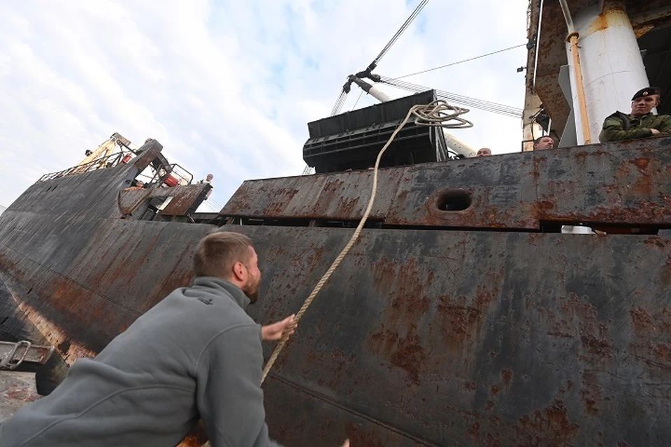 В Хабаровском крае иностранное судно повредило морской причал0