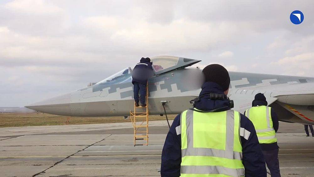 Партия новейших истребителей Су-57 и Су-35С, произведённых в Комсомольске-на-Амуре, передана в Минобороны России