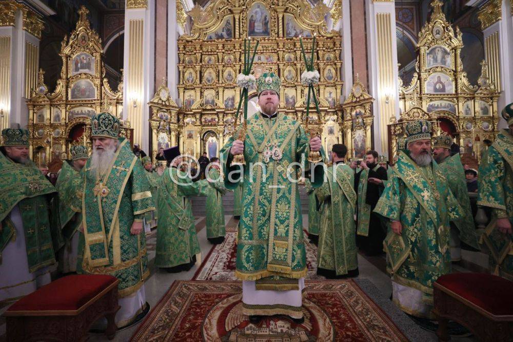 В Донецке прошла первая служба Донецкого и Мариупольского митрополита Владимира