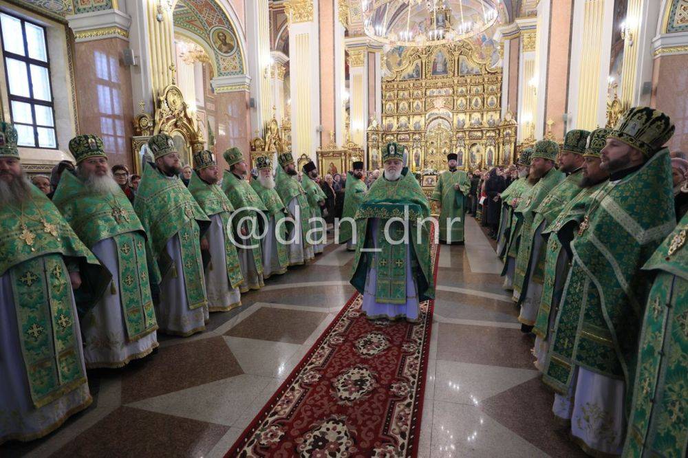 В Донецке прошла первая служба Донецкого и Мариупольского митрополита Владимира